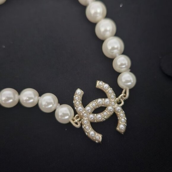 Glamorous Pearl Beaded Chain with Coin Detail - Picture 3 of 6